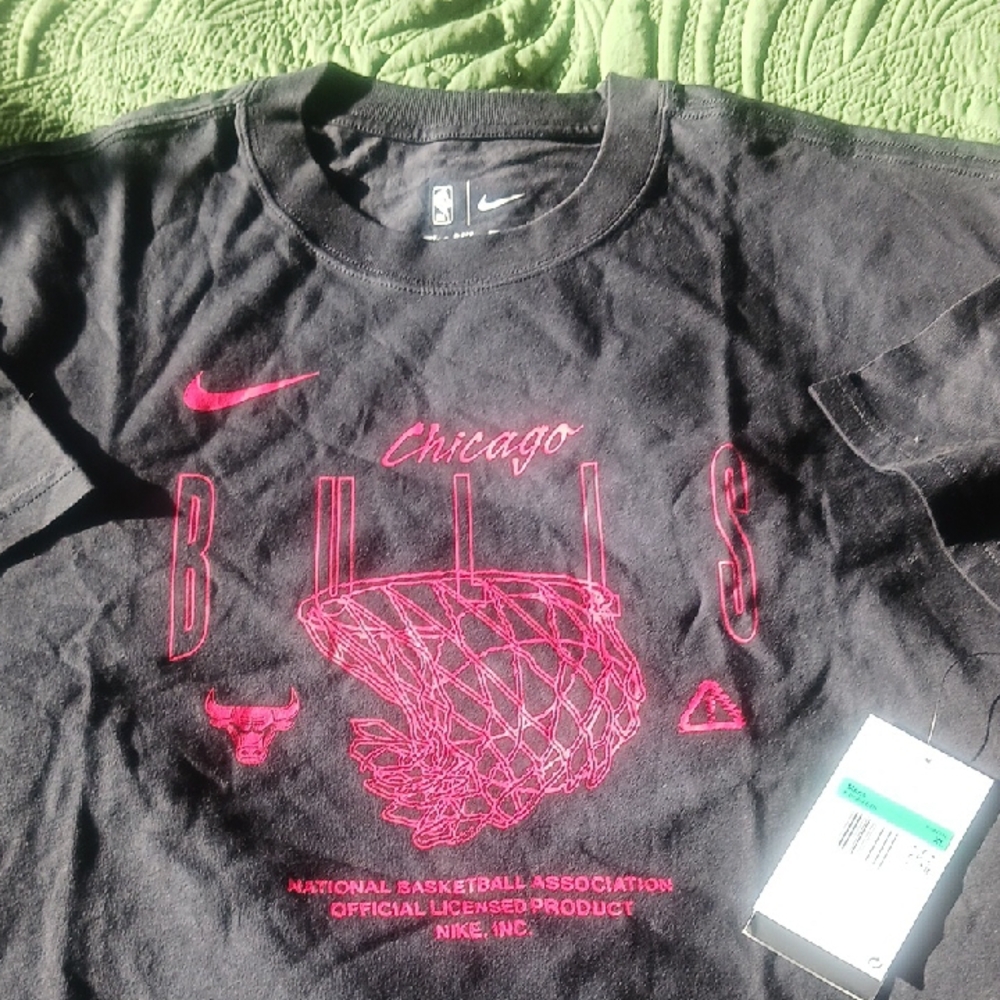 Nike Chicago Bulls Authentic Black and Red Short Sleeve Tee